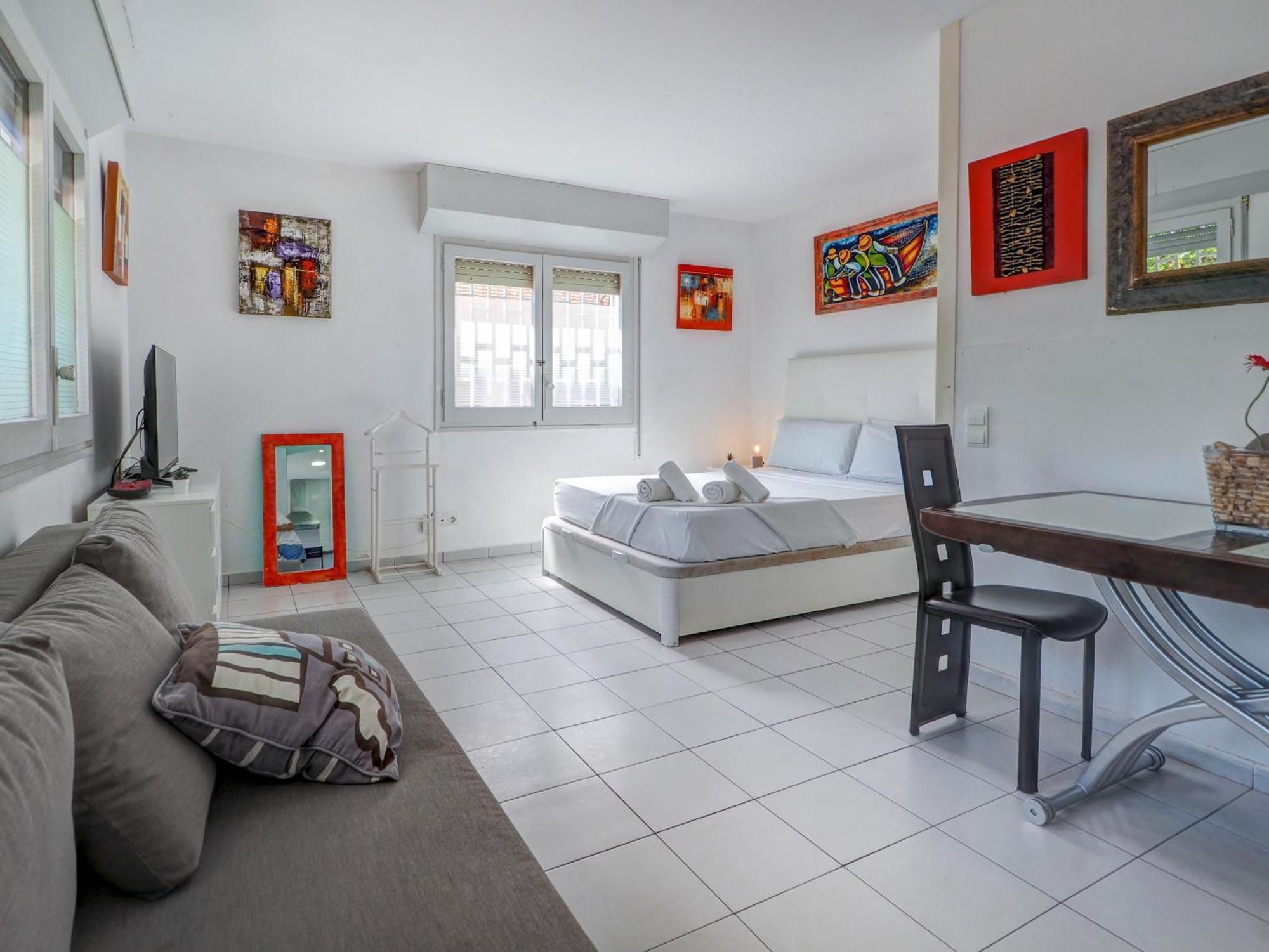 Los Globos Beach Studio By Hello Homes Sitges Exterior photo